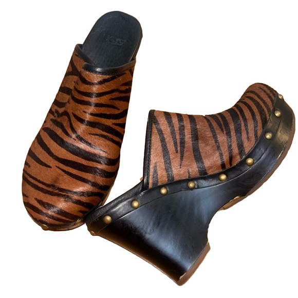 UGG Shoes - UGG Marsalis Exotic Women’s Platform Clog in Chestnut Zebra Size 7